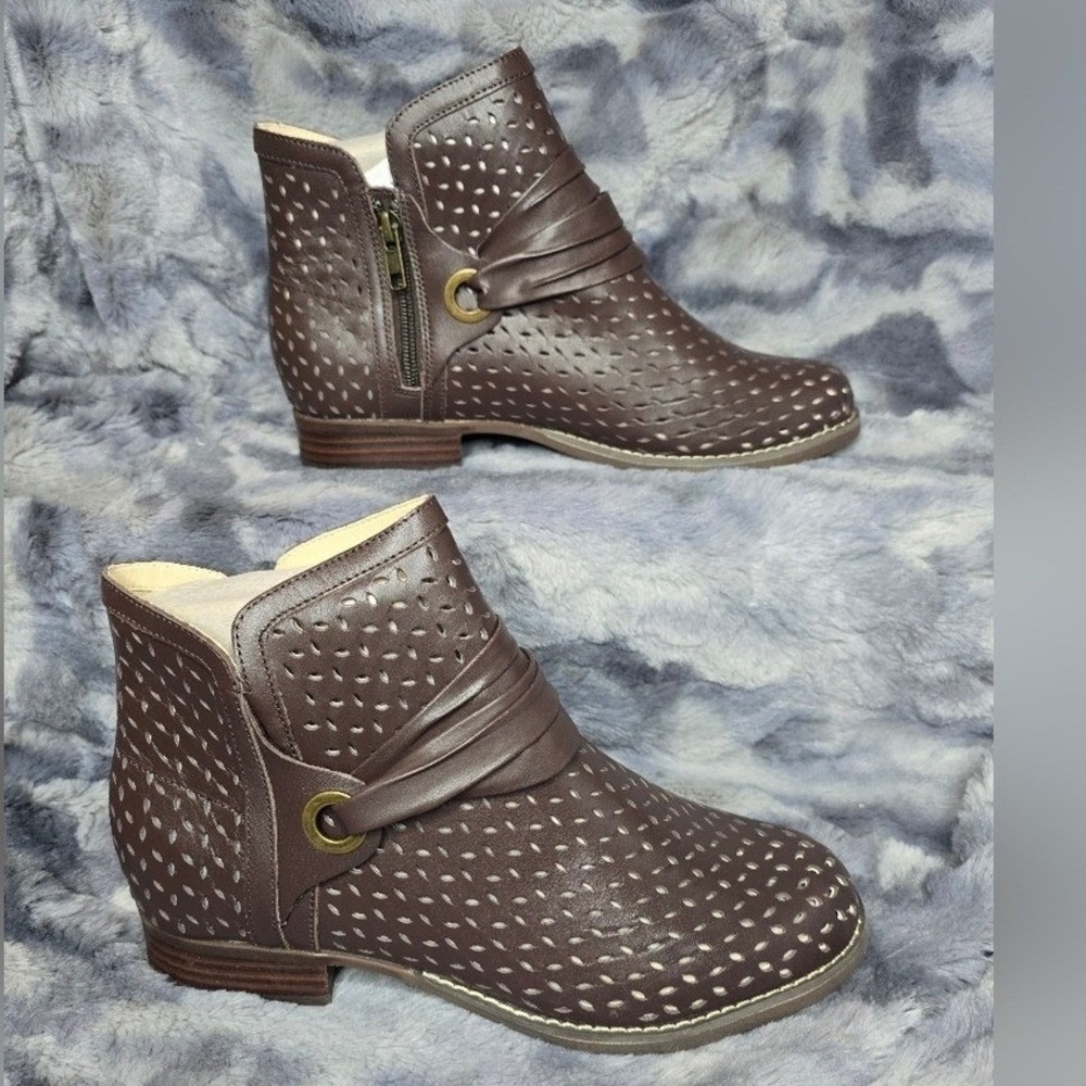 NWB WACO/ Spenco Priscilla Boot Brown Leather Perforated Ankle Booties SZ‎ 9.5